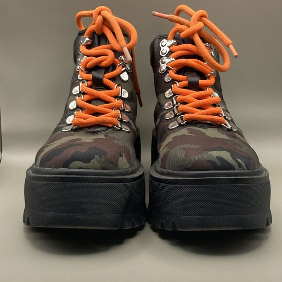 Steve Madden Women's Stomp Combat Camo Boot Streetwear Shoes Size 5.5 - Picture 2 of 10